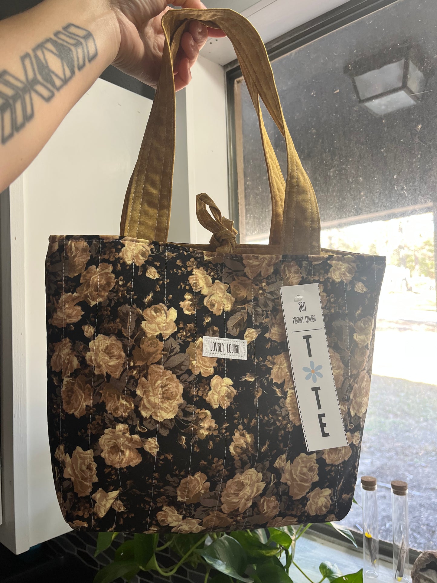 Medium Tote MORE OPTIONS